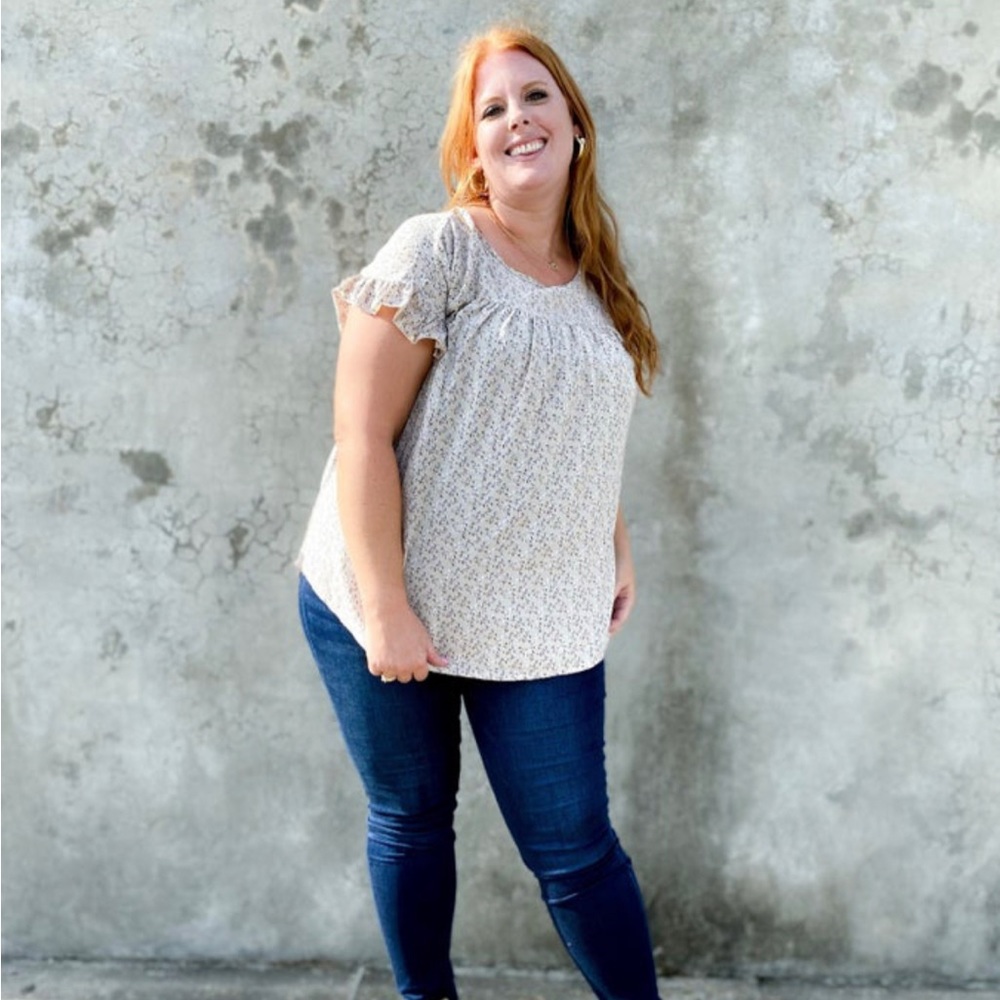 Floral ruffle sleeve top